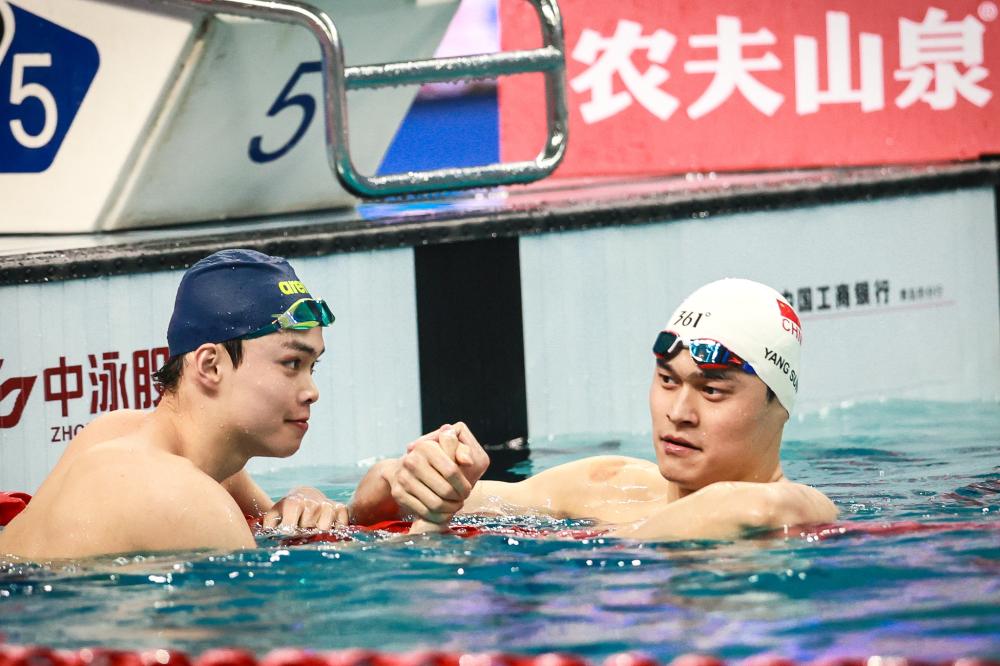 教練組正在